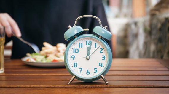 Pentingnya Mengatur Jam Makan Untuk Diet