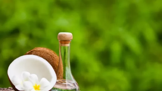 Manfaat Minyak Kelapa untuk Rambut: Keajaiban dari Alam yang Merawat Kecantikan