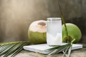 Manfaat dan Risiko Minum Air Kelapa untuk Penderita Diabetes