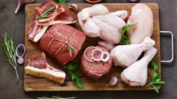 Daging Kambing vs Ayam: Mana yang Lebih Aman untuk Kolesterol Saat Idul Adha?