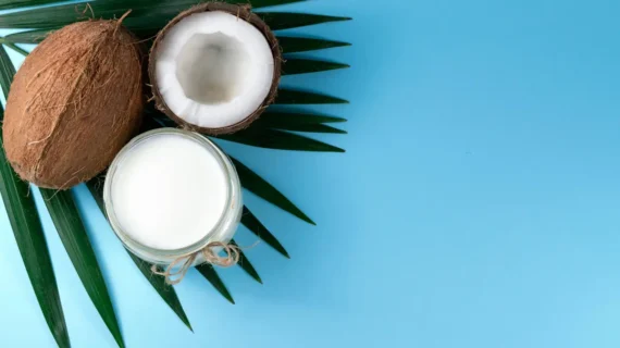 Rahasia Gorengan Tetap Enak & Sehat: Pakai Minyak Kelapa, Bun!